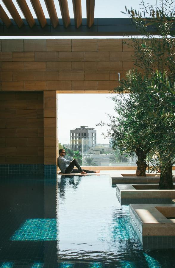 Shirvan Hotel City Yard Джедда Экстерьер фото The pool at the hotel