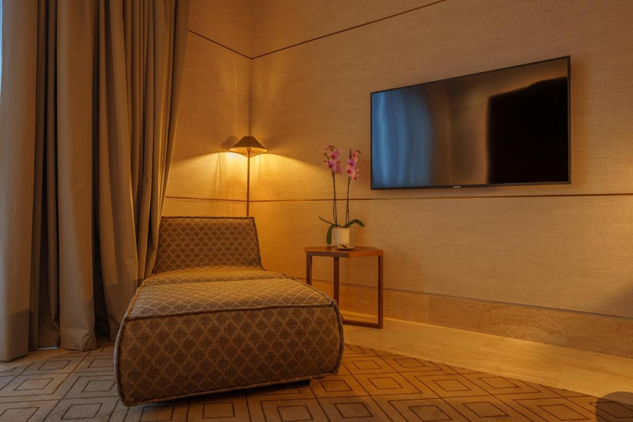Shirvan Hotel City Yard Джедда Экстерьер фото A room at the hotel