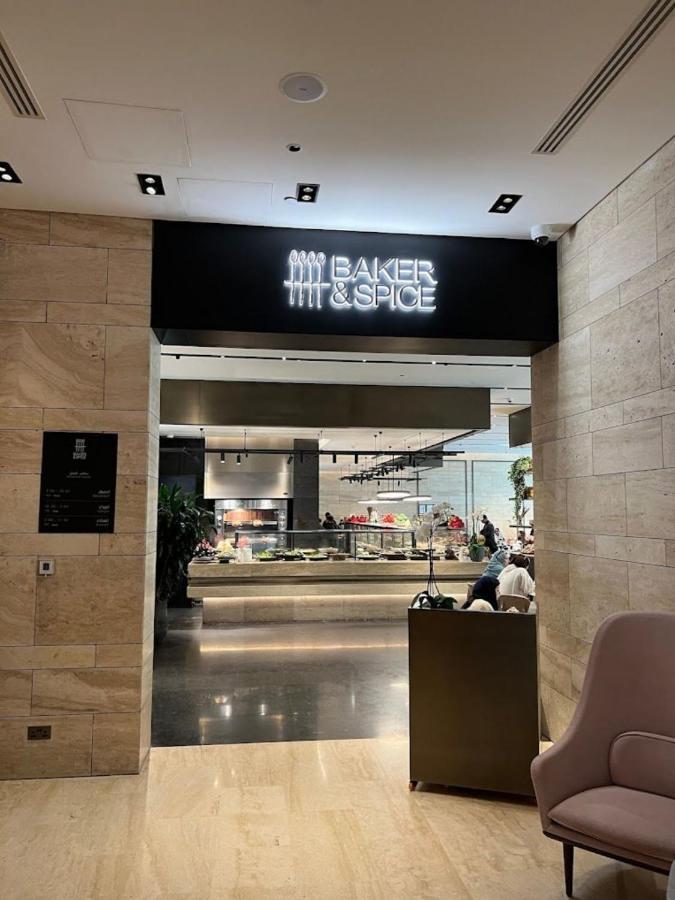 Shirvan Hotel City Yard Джедда Экстерьер фото Baker & Spice in the Mall of the Emirates