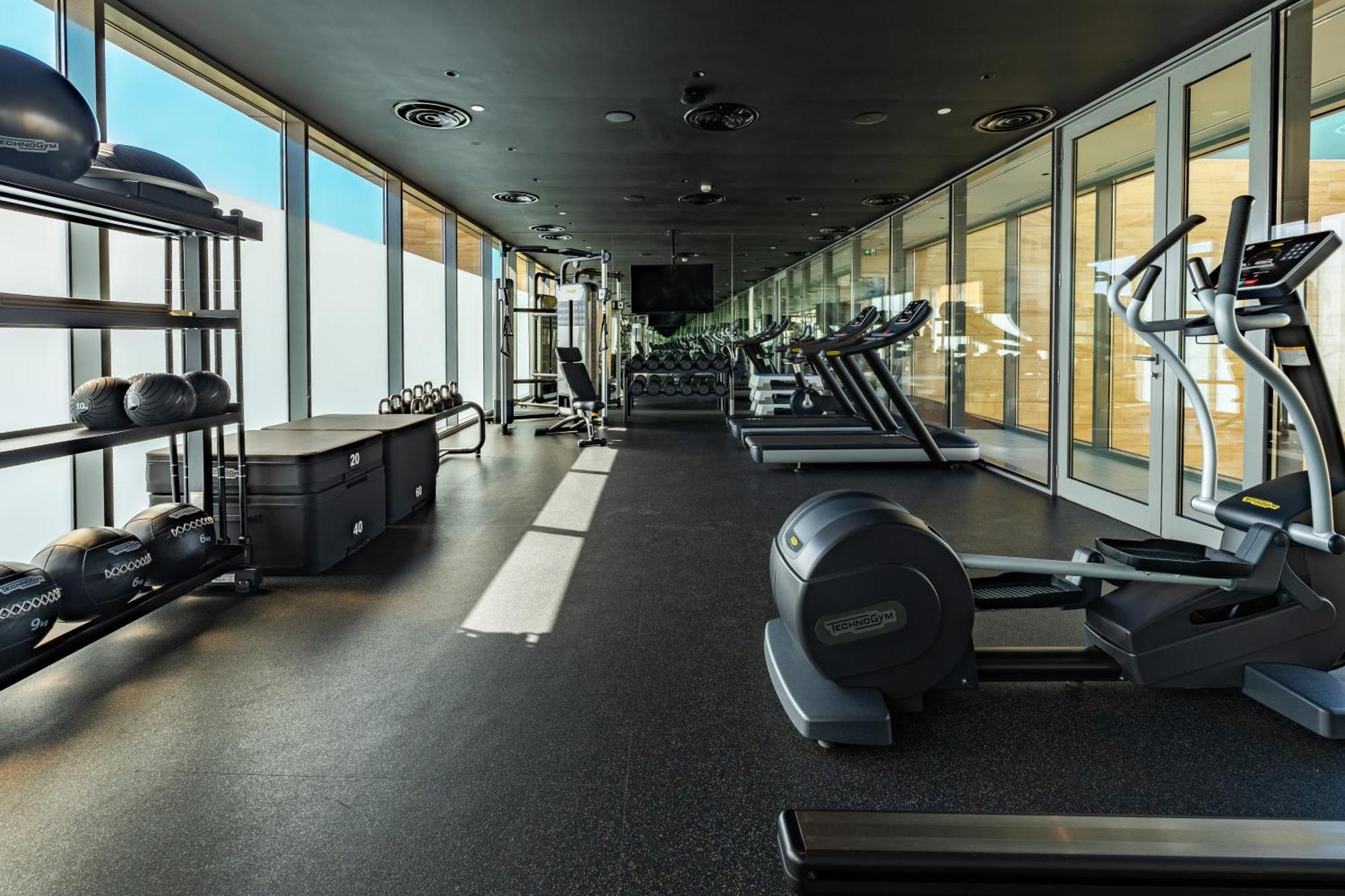Shirvan Hotel City Yard Джедда Экстерьер фото The gym at the 100 East 53rd Street building
