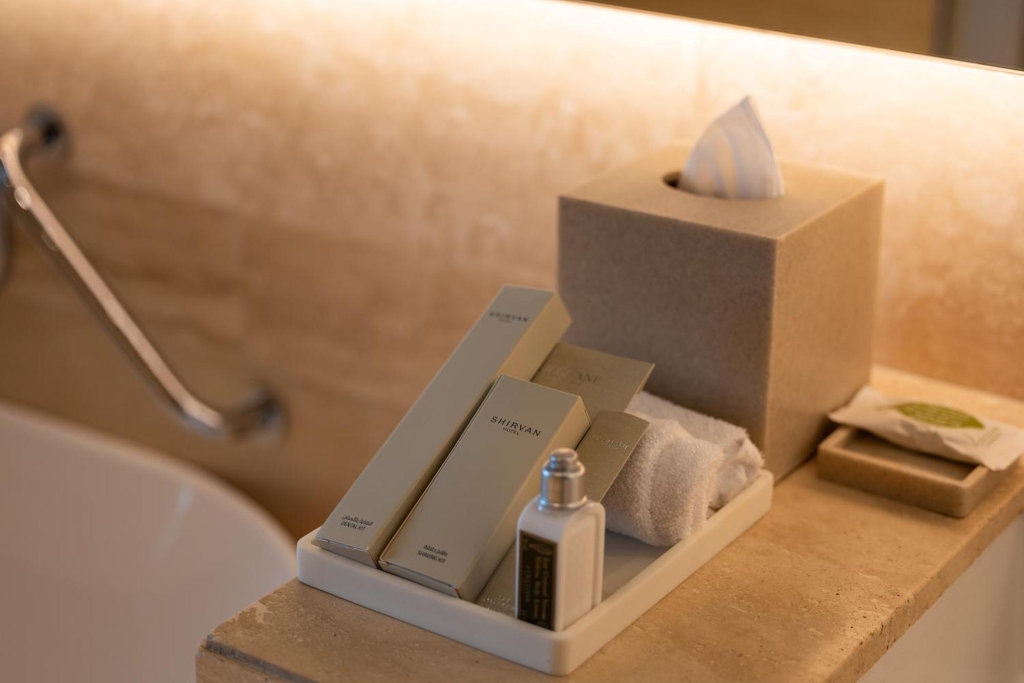 Shirvan Hotel City Yard Джедда Экстерьер фото A tissue box