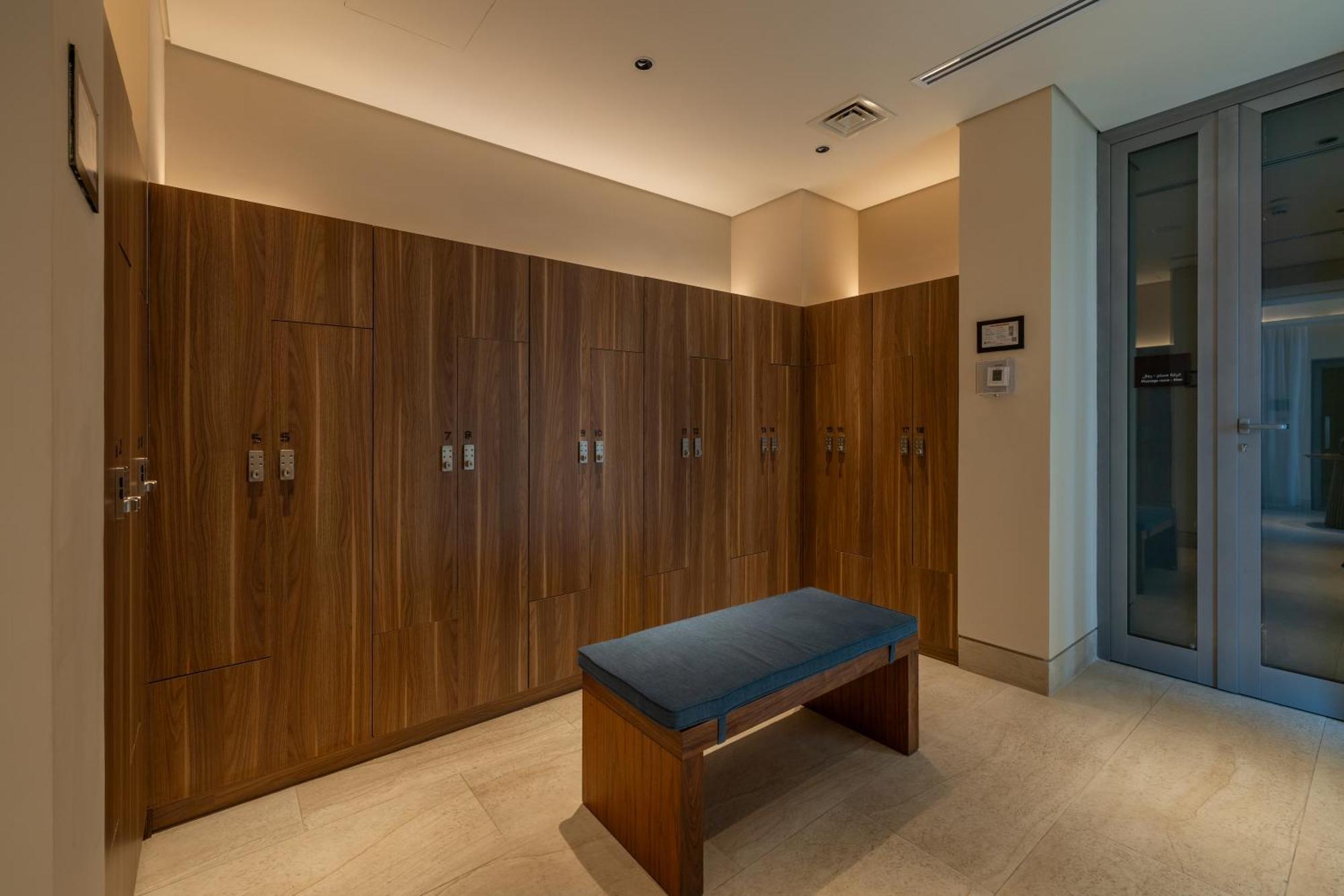Shirvan Hotel City Yard Джедда Экстерьер фото Locker room