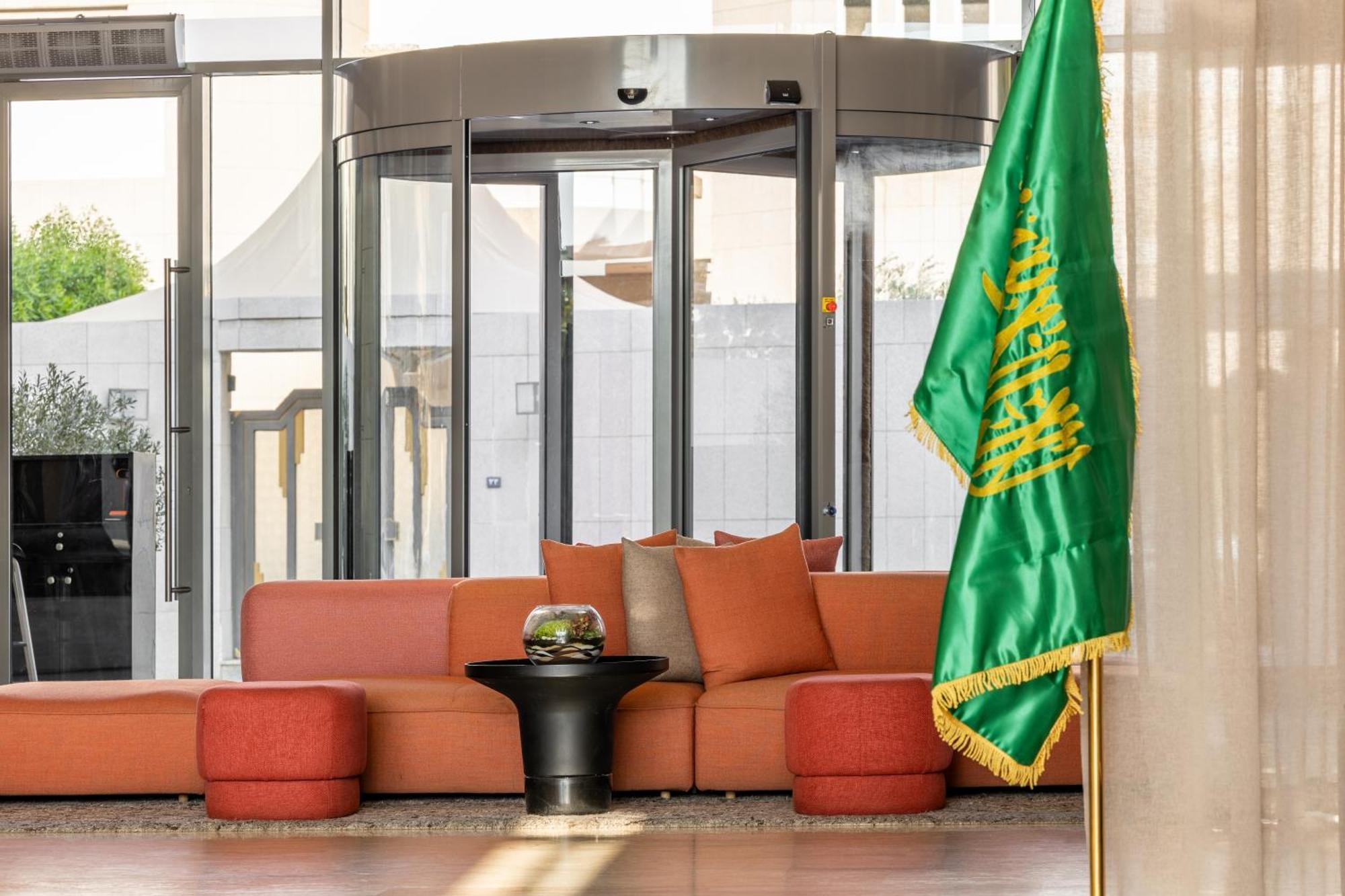 Shirvan Hotel City Yard Джедда Экстерьер фото Saudi flag